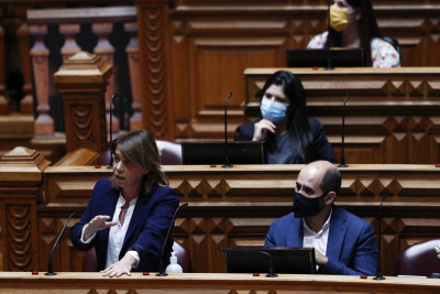 "Uma governação de curto prazo não responde à mais longa pandemia das nossas vidas", disse Catarina Martins. Foto António Cotrim, Lusa.