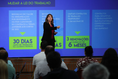 Catarina Martins na sessão realizada em Aveiro - Foto de Paulo Novais/Lusa