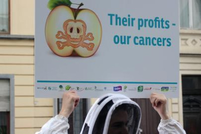 Ação do Corporate European Observatory em Bruxelas no dia 7 de março de 2016