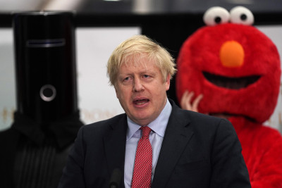 Boris Johnson no seu círculo eleitoral. Dezembro de 2019. Foto de Lusa/EPA/WILL OLIVER