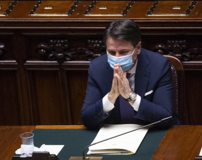 Giuseppe Conte anuncia medidas de combate à Covid-19 no Parlamento Italiano. Foto de Maurizio Brambatti/Flickr.