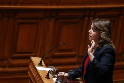 Catarina Martins no debate com o Primeiro-Ministro. Foto de Mário Cruz.