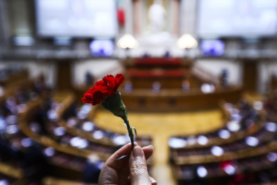 Cerimónias comemorativas do 25 de Abril no Parlamento. Foto de ANTÓNIO COTRIM/LUSA.