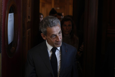 Sarkozy à saída do seu julgamento esta quarta-feira. Foto de YOAN VALAT/EP/Lusa.