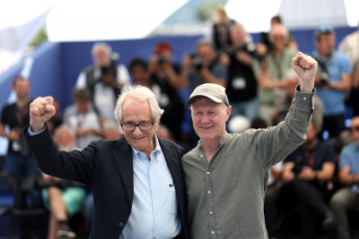 Ken Loach com Paul Laverty, o argumentista de muitos dos seus filmes. Foto de MOHAMMED BADRA/EPA/Lusa.