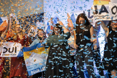 Apoiantes do Sim à neutralidade carbónica festejaram na noite de domingo.