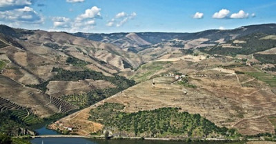 Douro – foto de Vítor Oliveira, retirada de Interior do Avesso