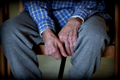 Cuidadores informais: Aprovada campanha de divulgação do estatuto proposta pelo Bloco