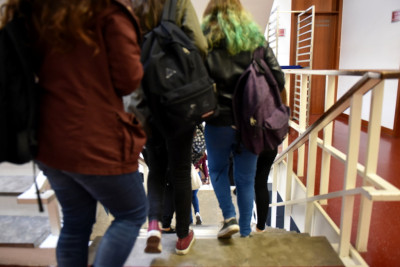 67% dos docentes consideram necessário garantir formação sobre o assunto e 30% admitiu não se sentir capaz de reagir a situações de discriminação homo-bi-transfóbica.