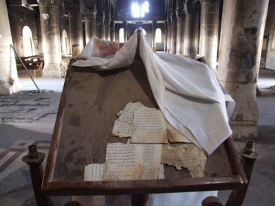 Catedral da Imaculada Conceição, em Qaraqosh, Novembro de 2016, já depois da expulsão da organização Estado Islâmico. Foto de José Manuel Rosendo publicada no seu blogue.