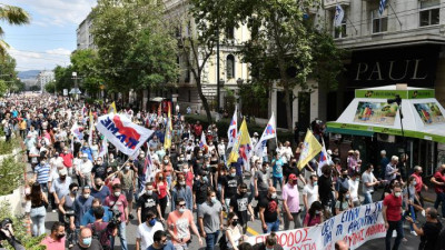 Manifestação a dez de junho contra a nova lei laboral grega. Foto do Twitter.