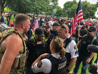 Manifestantes de extrema-direita em Portland. Agosto de 2019.