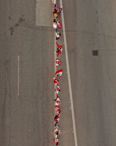 Pormenor do cordão humano no Líbano. Outubro de 2019.