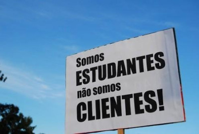 Bloco propõe teto máximo para as propinas de 2º e 3º ciclos do Ensino Superior Público 