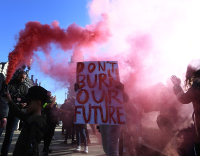 Estudantes fizeram greve climática na Grã-Bretanha nesta sexta-feira, 15 de fevereiro – Foto de Facundo Arrizabalaga/Epa/Lusa