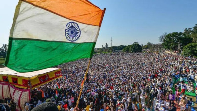 Camponeses indianos em manifestação. Foto de @meeetgill/Twitter.