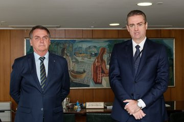 Bolsonaro a nomear Rolando Alexandre de Souza. Fonte @planalto/twitter.