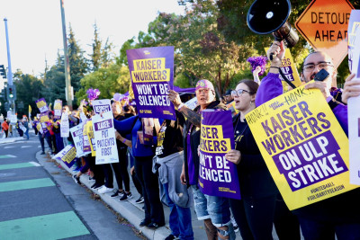 Trabalhadores da saúde norte-americanos em luta. Foto do SEIU-UHW.