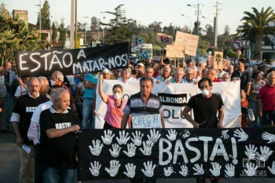 Manifestação da população de Torres Novas pelo encerramento da Fabrióleo – foto mediotejo.net