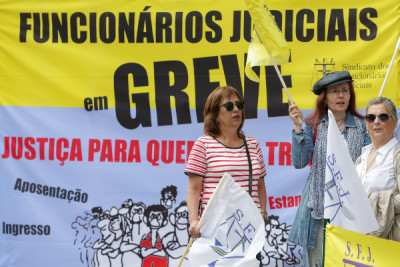 Funcionários judiciais em greve