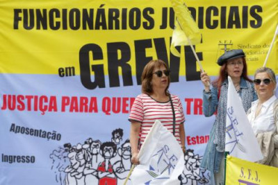 Funcionários judiciais iniciaram nesta segunda-feira nova greve – Foto de José Coelho/Lusa (arquivo)