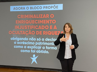 Catarina Martins apresenta propostas sobre enriquecimento injustificado.