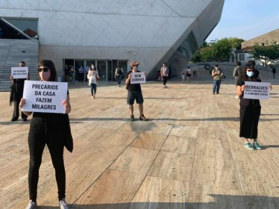 Protesto de precários na Casa da Música, julho de 2020. Foto do Facebook de José Soeiro