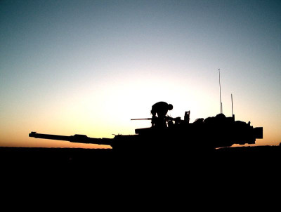 Tanque do exército norte-americano no Iraque. Foto de j. botter/Flickr.