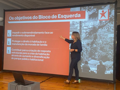 Catarina Martins apresenta as medidas do Bloco sobre crédito à habitação.