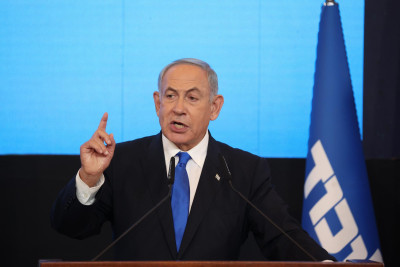Com os votos ainda longe de estarem todos contados, já Netanyahu se tinha declarado vencedor. Foto de ABIR SULTAN/EPA/lusa. 