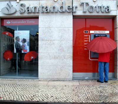 Banco Santander Tota. Foto de Paulete Matos.