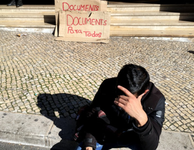 Os dois despachos, publicados em março e novembro de 2020, determinaram que estes imigrantes com processos de regularização pendentes podem aceder a todos os serviços públicos, designadamente para obtenção do número de utente.