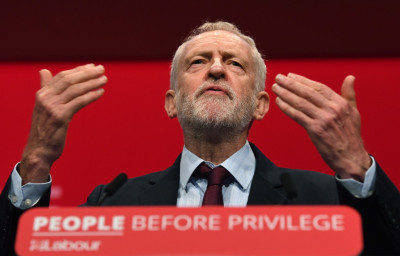 Jeremy Corbyn discursa no Congresso do Partido Trabalhista em Brighton, 24 de agosto de 2019. Foto: Andy Rain/EPA/Lusa.