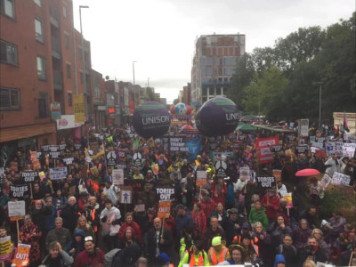 Manifestação contra os conservadores por ocasião do congresso do partido em Manchester, 29 de setembro de 2019. Foto: People's Assembly Against Austerity/Facebook.