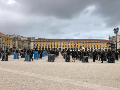 Manifestação dos técnicos do espetáculo, no Terreiro do Paço, em Lisboa. Foto via facebook de Ricardo Moreira. 