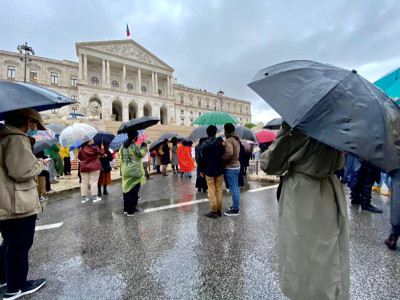 Estudantes de cinema em frente ao Parlamento esta terça-feira