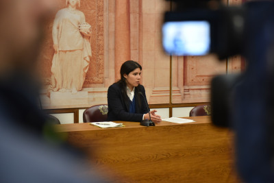 Mariana Mortágua apresentou, em conferência de imprensa, as propostas contra ascomissões bancárias abusivas. Foto de Rita Sarrico.