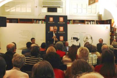 Na mesa estiveram os três autores e D. Januário Torgal Ferreira e José Manuel Sobral, que apresentaram. Foto de Catarina Oliveira