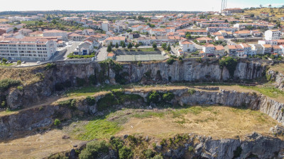 Pedreira na cidade de Miranda do Douro deixada pela construção da barragem 1960