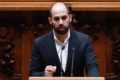 "A forma como [a reforma] foi introduzida parece que se está a construir a casa pelo telhado”, alerta Pedro Filipe Soares.&nbsp;