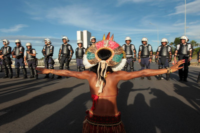 A queixa inclui acusações de genocídio mas também de má gestão ambiental. Foto de Joédson Alves via EFE/EPA/Lusa.