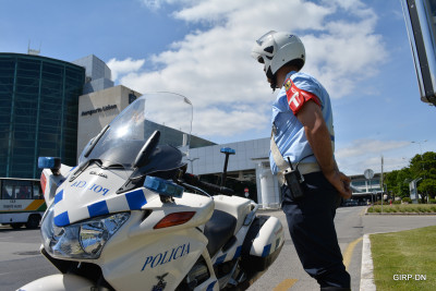 Revista discriminatória da polícia a mulheres motiva queixa