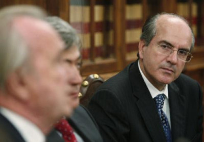 Pinto Balsemão, aqui a apresentar o livro de João Rendeiro, era um dos acionistas e membro dos órgãos sociais do BPP - Foto Tiago Petinga/Lusa (arquivo)