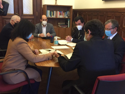 Reunião do líder parlamentar do Bloco de Esquerda com a delegação de autarcas independentes - Foto esquerda.net