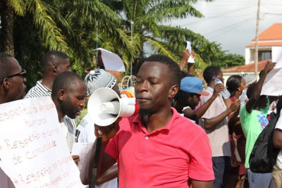 Sumaila Jaló numa manifestação.