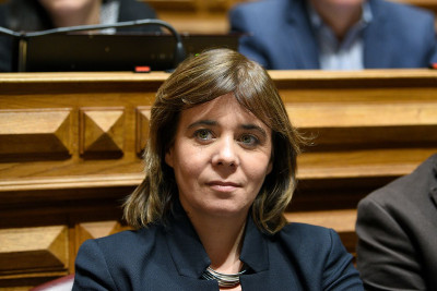 O partido defende que os setores muito grandes que lucraram com a crise "sejam chamados também a fazer uma contribuição".