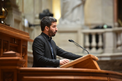 Fabian Figueiredo no Parlamento.