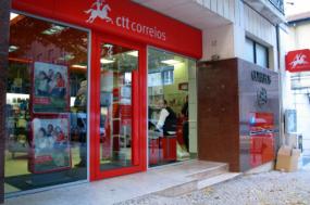 Empresa reintegrou trabalhador e sindicato suspendeu greve nos CTT - Foto de Paulete Matos