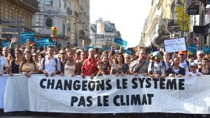 "Mudemos o sistema, não o clima"