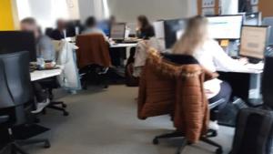 Foto tirada em março na sala de trabalho de um dos call-centers do Porto